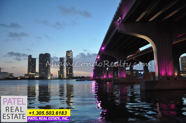 Photo of the Biscayne Wall skyline in Downtown Miami